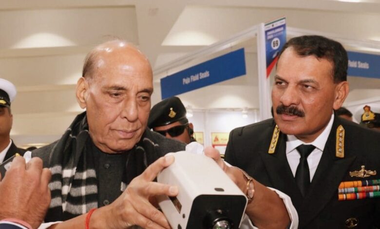 Rajnath Singh Inspects High Power Surveillance System Swavlamban Seminar | अब पाताल में भी नहीं छिप पाएंगे घुसपैठिये! राजनाथ सिंह के हाथ में दिखा वो गैजेट जो बदल देगा सर्विलांस का तरीका