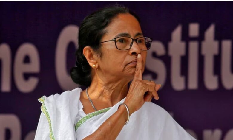 West Bengal SIR Controversy: क्या ममता बनर्जी ने SIR फॉर्म भर दिया? TMC सुप्रीमो ने कहा- जब तक बंगाल का हर व्यक्ति...