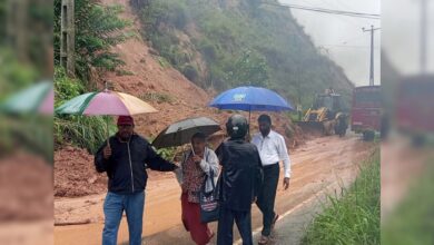 bay of bengal cyclone Cause caos in Sri Lanka| बंगाल की खाड़ी से तबाही लेकर आया साइक्लोन DITWAH, पड़ोसी देश में 'लॉकडाउन', लैंडस्लाइड-बाढ़ से 40 जिंदा दफन