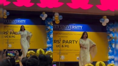 अमेटी यूनिवर्सिटी की फ्रेशर पार्टी में लड़की ने किया धुआंधार डांस, 'लांबा लांबा घूंघट' किया रीक्रिएट