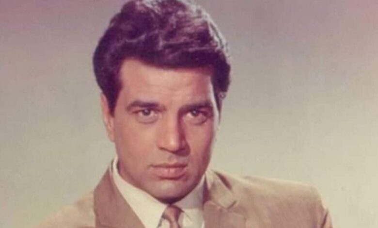 धर्मेंद्र को उम्मीद से कम मिली थी पहली फीस, 2 प्रोड्यूसर ने जोड़कर दिए थे पैसे, इस डायरेक्टर ने दिया था ब्रेक