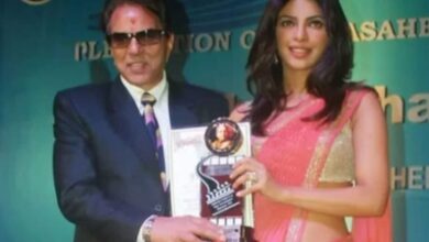 'धर्मेंद्र ने इंडस्ट्री में घर जैसा अपनापन दिया', प्रियंका ने सुपरस्टार को किया याद, अनुष्का शर्मा का इमोशनल पोस्ट