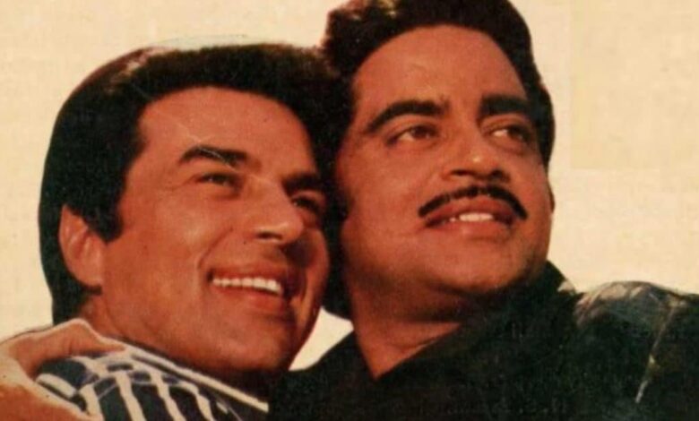 धर्मेंद्र फिल्म की रिलीज से पहले हुए गायब, हिट होते ही डायरेक्टर से रोते हुए मांगी माफी, पकड़ा दिए 50 हजार