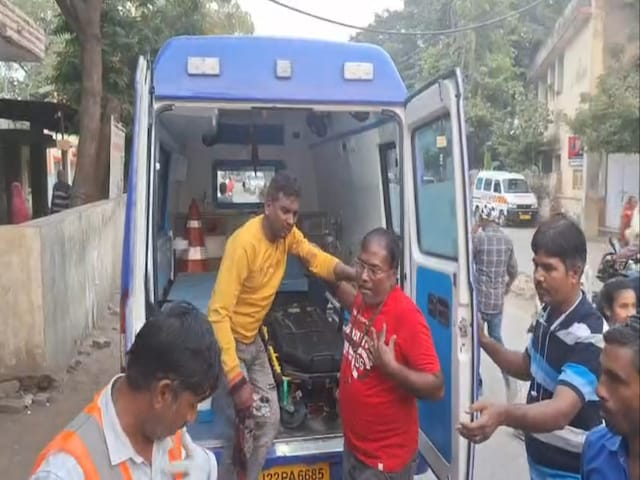 यात्रियों से भरी बस जबरदस्त हादसे का शिकार! ओवरटेक में चूक, जेसीबी में जा घुसी