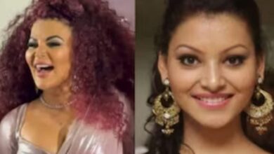 'पुरानी फोटो देखी है', राखी सावंत ने 'नेचुरल ब्यूटी' उर्वशी पर कसा तंज, प्लास्टिक सर्जरी के झूठ की खोली पोल-पट्टी