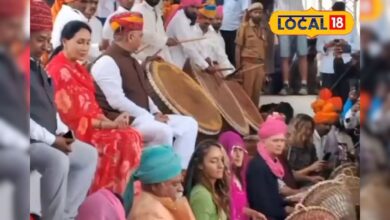 पुष्कर में बज उठे 101 नगाड़े! ध्वजारोहण के साथ शुरू हुआ भव्य मेला, हर कोई बोला – ऐसा नजारा पहली बार देखा