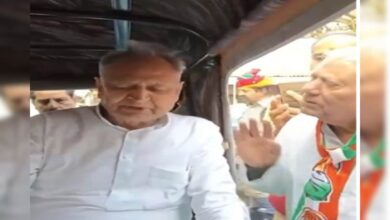 पूर्व सीएम अशोक गहलोत का बदला अंदाज़! जोधपुर की गलियों में ऑटो से घूमते दिखे, जनता ने किया स्वागत