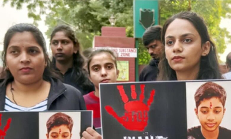 बच्चों में तेजी से बढ़ी जान देने की प्रवृत्ति, मानसिक दबाव या कुछ और वजह, विशेषज्ञ बोले- पैरेंट्स को संकेत समझना जरूरी