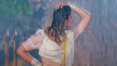 भीगी रात में मदहोश गई थी हसीना, बारिश में गाने में दिए ऐसे स्टेप, शर्म से पानी-पानी हो रहा था करिश्मा कपूर का हीरो