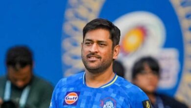 रांची स्टेडियम में माही जमा रहे हैं 4-5 घंटे कि महफिल, 60 दिनों से चल रहा है रुटीन