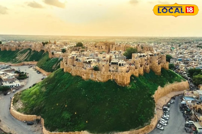 यहां हजारों लोग निवास करते ह यहां हजारों लोग निवास करते ह