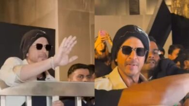शाहरुख खान को देखकर बेकाबू हुए फैंस, सिक्योरिटी ने किया SRK का बचाव, पुलिस को चलानी पड़ीं लाठियां