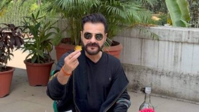 संजय कपूर ने पंजाब में मक्के की रोटी और सरसों का साग का लुत्फ उठाया.