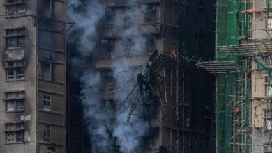 हांगकांग अग्निकांड: क्या बांस के मचान ने लील लीं 94 जिंदगियां, जिसकी वजह से मुश्किल हुआ आग बुझाना