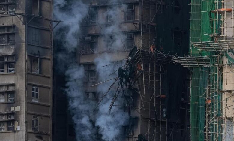 हांगकांग अग्निकांड: क्या बांस के मचान ने लील लीं 94 जिंदगियां, जिसकी वजह से मुश्किल हुआ आग बुझाना 