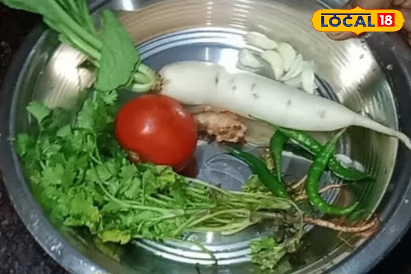 सामग्री इसे बनाने के लिए मूली कद्दूकस की हुई, लहसुन 8 से कलियाँ, हरी मिर्च, लाल मिर्च पाउडर, नमक स्वादानुसार, नींबू का रस 2 चम्मच, सरसों का तेल 1 चम्मच, ताज़ा धनिया पत्ती बारीक कटी हुई चाहिए 