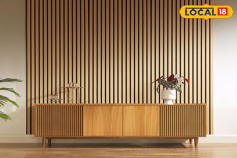 टेक्सचर्ड वॉल पैनलिंग सादी दीवारों को तुरंत रुचिकर बनाने का यह सबसे ट्रेंडी और सोफिस्टिकेटेड तरीका है।3D ज्योमेट्रिक पैनल्स आधुनिक लुक के लिए जो लाइट-शैडो का खेल दिखाते हैं। क्लासिक और टाइमलेस एलिगेंस जो लिविंग रूम या बेडरूम हेडबोर्ड वॉल को रॉयल लुक देती है। हल्के रंगों में पेंटेड टेक्सचर्ड पैनल्स जगह को खुला और एयरी फील देते हैं जबकि डार्क शेड्स ड्रामा और इंटिमेसी जोड़ते हैं। टेक्सचर्ड वॉल पैनलिंग सादी दीवारों को तुरंत रुचिकर बनाने का यह सबसे ट्रेंडी और सोफिस्टिकेटेड तरीका है।3D ज्योमेट्रिक पैनल्स आधुनिक लुक के लिए जो लाइट-शैडो का खेल दिखाते हैं। क्लासिक और टाइमलेस एलिगेंस जो लिविंग रूम या बेडरूम हेडबोर्ड वॉल को रॉयल लुक देती है। हल्के रंगों में पेंटेड टेक्सचर्ड पैनल्स जगह को खुला और एयरी फील देते हैं जबकि डार्क शेड्स ड्रामा और इंटिमेसी जोड़ते हैं।