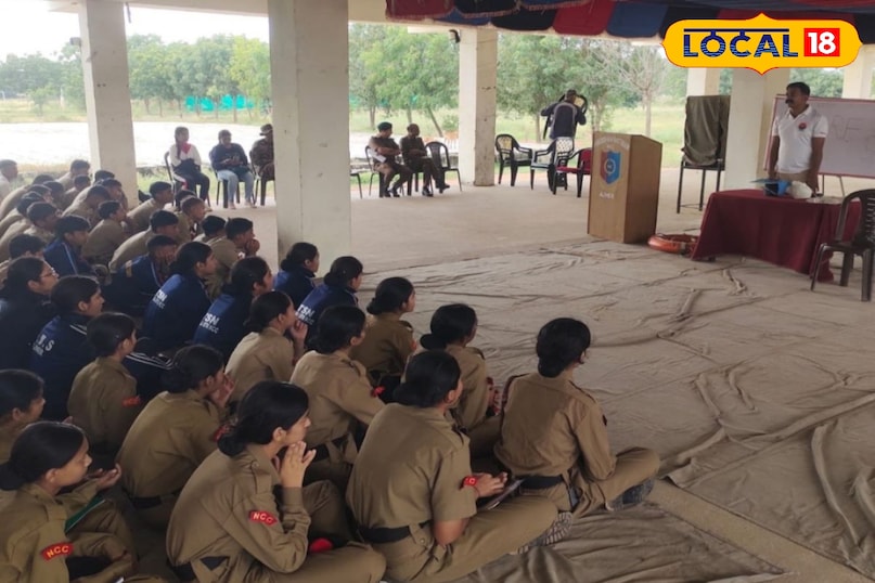 तनिषा ने 25 KG वजन के साथ की पैराट्रपिंग जंप की ट्रेनिंग 