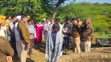 मां ने दुधमुही बेटी को कमर से बांधा, दूसरी का 'बेटी' का थामा हाथ, फिर कर डाला कुछ ऐसा कि दहल गया पूरा गांव