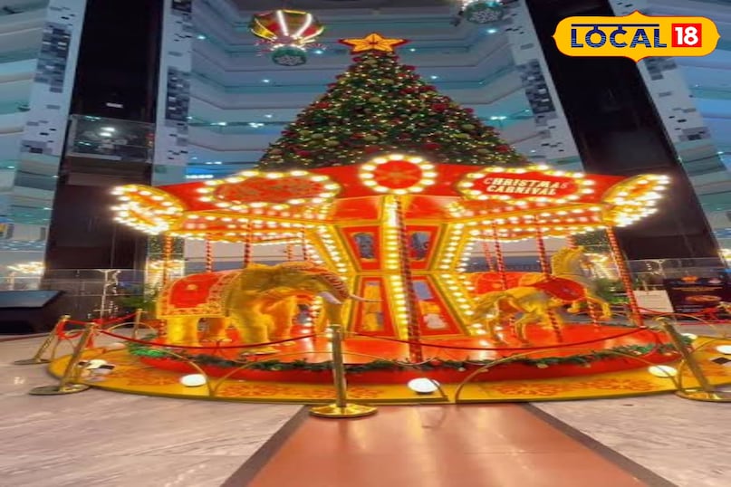 शरथ सिटी कैपिटल मॉल यह मॉल हैदराबाद के सबसे बड़े और पसंदीदा क्रिसमस डेस्टिनेशन में से एक है। इस साल यहाँ विशाल क्रिसमस ट्री के साथ विंटर वंडरलैंड थीम पर आधारित सजावट की गई है। यहाँ के एट्रियम में लगा भव्य पेड़ और चारों ओर की लाइटें इसे शानदार सेल्फी स्पॉट बनाती हैं।