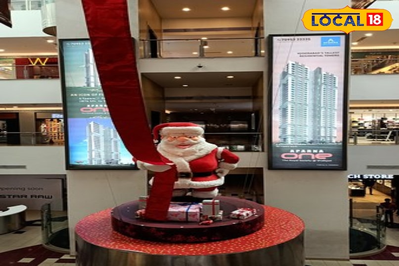 जीवीके वन मॉल बंजारा हिल्स स्थित इस मॉल को अपनी प्रीमियम और कलात्मक सजावट के लिए जाना जाता है। 2025 के लिए यहाँ थीम-आधारित लाइट्स और एक बहुत ही खूबसूरती से सजाया गया बड़ा क्रिसमस ट्री लगाया गया है, जो शाम के समय बेहद आकर्षक लगता है। 