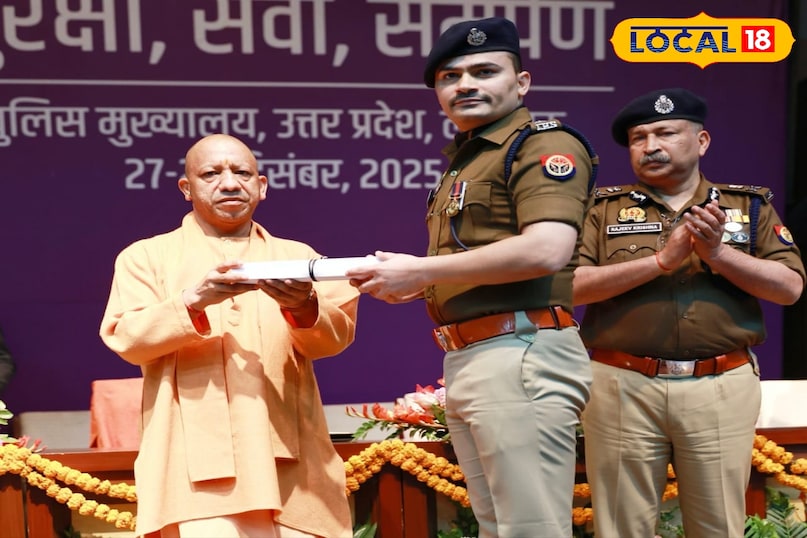 उत्तरप्रदेश कैडर मिलने के बाद मुख्यमंत्री के सबसे पसंदीदा अफसर में से एक है