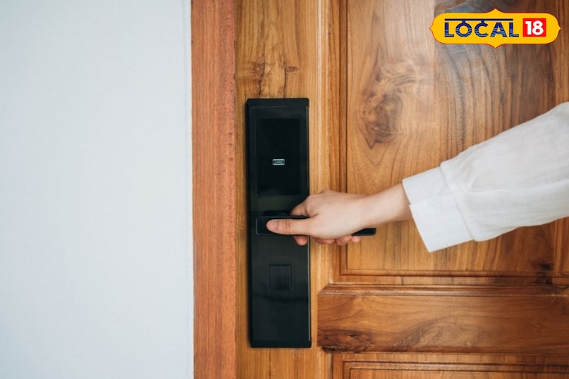 इन छिद्रों को न्यूजपेपर, कपड़े या पॉलिथीन से ढकना चाहिए