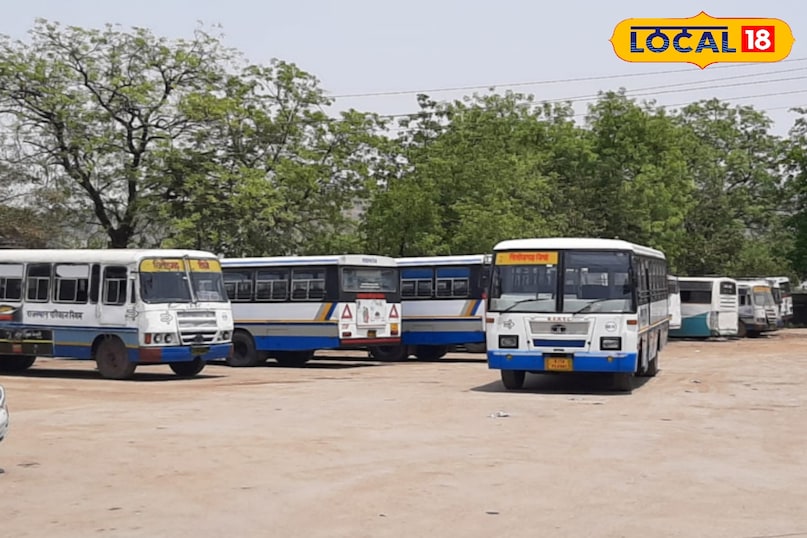 रोडवेज बस 