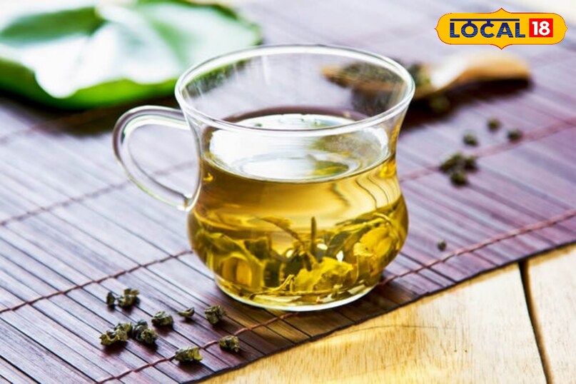 Oolong टी इसका स्वाद इस बात पर निर्भर करता है कि इसे कितना ऑक्सीडाइज किया गया है। कम ऑक्सीडाइज्ड ऊलोंग टी का स्वाद हल्का और फूलों जैसा होता है। ज्यादा ऑक्सीडाइज्ड वाली चाय का स्वाद थोड़ा कड़क और भुना हुआ होता है। शरीर की कैलोरी बर्न करने की क्षमता को बढ़ा सकती है, जिससे वजन घटाने में मदद मिलती है। 