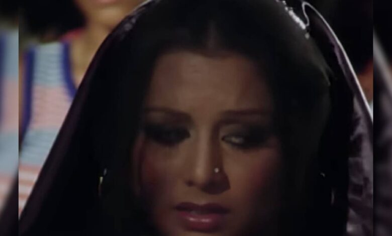 48 साल पुराना ब्लॉकबस्टर गाना, घूंघट में मुंह छिपाए बैठी थी हुस्न परी, ऋषि कपूर ने भरी महफिल में कर दिया बेपर्दा