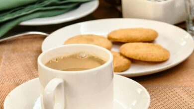 7 Foods You Should Never Eat With Tea | Tea Lovers Health Alert | चाय के साथ इन 7 चीजों का सेवन न करें | टी लवर्स के लिए हेल्थ अलर्ट