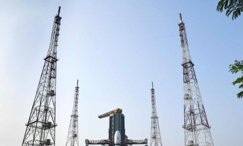 ISRO LVM3 M6 Launch Today | अंतरिक्ष में खुलेगी 2400 फीट की 'छतरी', इसरो का 'बाहुबली' आज उठाएगा अब तक का सबसे भारी बोझ