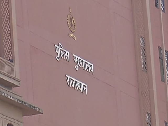 पुलिस थाने में तकरार, पुलिस और वकील में वॉर, हाईकोर्ट का दखल, एसएचओ पर गाज