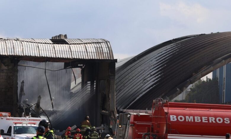 Mexico Plane Crash: 7 Killed as Private Jet Crashes During Emergency Landing Near Toluca- मैक्सिको में एक बड़ा विमान हादसा हुआ है इस हादसे में एक प्राइवेट प्लेन क्रैश हुआ और 7 लोग मारे गए