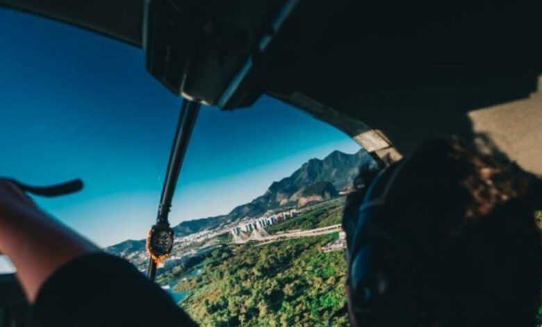 Mexico pilot refuses to take off over unpaid 5 month salary | Mexico airport high voltage drama | Mexico pilot salary issue video | Mexico airline bankrupcy | मैक्सिको पायलट ने प्लेन उड़ाने के किया मना | मैक्सिको पायलट की सैलरी