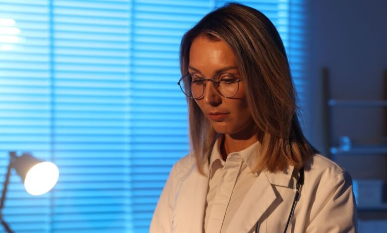 Night Shift Health Risks 5 Diseases and Prevention Tips | नाइट शिफ्ट करने से इन 5 बीमारियों का बढ़ता है खतरा