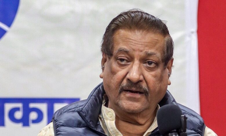 Prithviraj Chavan News: Congress leader asks Do We Need Army? In Op Sindoor, We Were Defeated | ऑपरेशन सिंदूर पर बोलकर बुरे फंसे कांग्रेस नेता पृथ्वीराज चव्हाण, बीजेपी बोली- सेना का अपमान कांग्रेस की पहचान