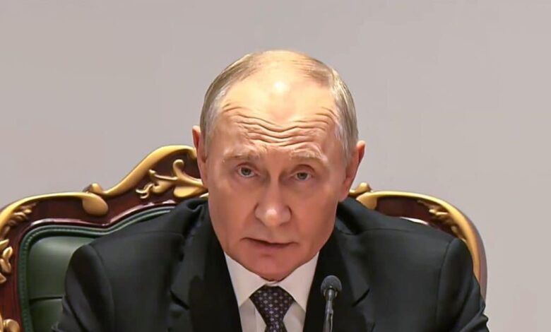 Putin Clicked Pic With Hotel Staff | Putin News in Hindi- जाते-जाते पुतिन कर गए ऐसा काम, जिंदगी भर याद रखेगा होटल का ये स्टाफ