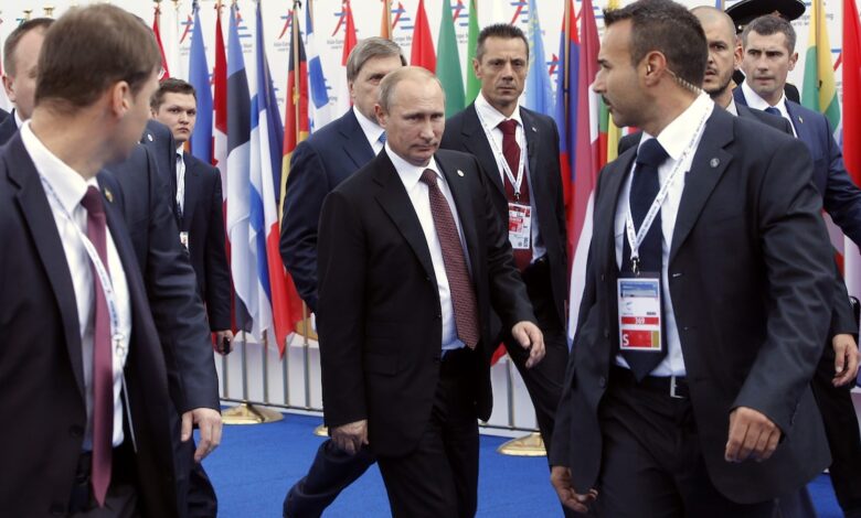 Putin Security News| Vladimir Putin Poopcase| What is Inside Secret Suitcase with Putin| Putin India Visit: वेस्ट नहीं है पुतिन की पॉटी-सूसू तक, सीक्रेट सूटकेस में कलेक्ट करते हैं बॉडीगार्ड, खजाने की तरह होती है हिफाजत