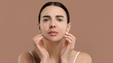 Toxic Air and Skin Health 5 Risks and Prevention Tips | जहरीली हवा से पैदा हो सकती हैं स्किन की कई समस्याएं