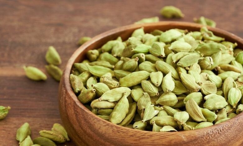 cardamom benefits at night। रात में इलायची खाने के फायदे