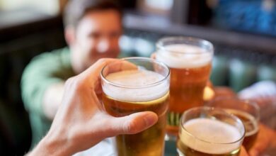 reason why you get hiccups after drinking alcohol: शराब पीने से हिचकी क्यों आती है जानें कारण