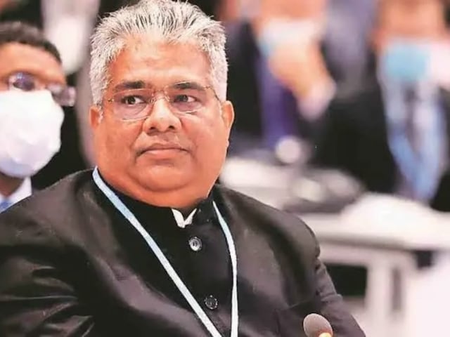 केन्द्रीय मंत्री का पलटवार! पुराने खनन मामले में कांग्रेस और गहलोत को घेरा