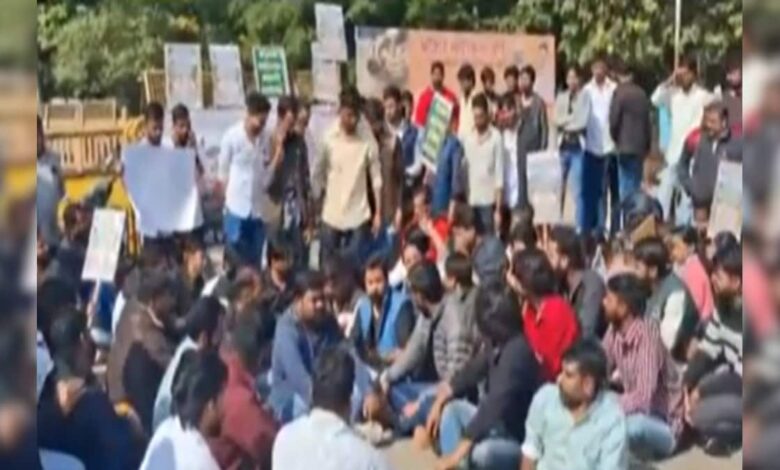 अरावली बचाने सड़कों पर उतरे NSUI कार्यकर्ता, जोधपुर में प्रदर्शन के दौरान मचा हंगामा – News18 हिंदी