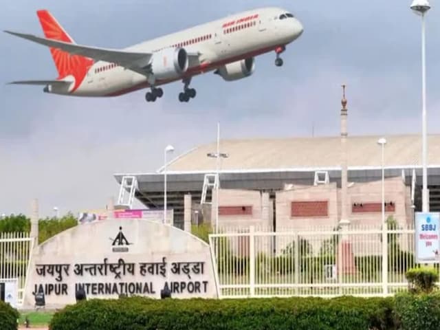 फंस गए 4000 यात्री! जयपुर एयरपोर्ट पर संकट की रात, 30 फ्लाइटें रद्द,मचा कोहराम