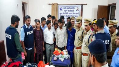 उदयपुर : होटल में थे 30 लड़के और 6 लड़कियां, अचानक जा पहुंची पुलिस, मच गई भगदड़