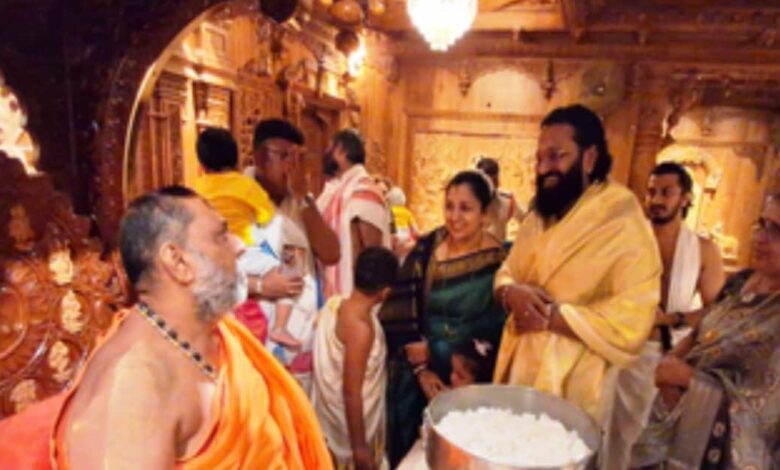 ऋषभ शेट्टी फैमिली के साथ पहुंचे श्रीक्षेत्र मंत्रालयम, किए श्री राघवेंद्र स्वामी के मूल वृंदावन के दर्शन