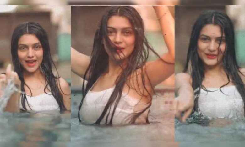 एक तरफ सनी लियोनी का गाना, दूसरी तरफ पानी में इस लड़की का VIDEO, दोनों ने इंटरनेट पर मचाई हुई है धूम