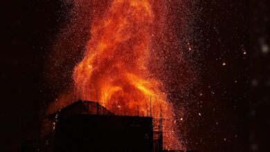 कोटा में शॉर्ट सर्किट से लगी भीषण आग, वैन जलकर हुआ राख, लोगों की उमड़ी भीड़ – News18 हिंदी