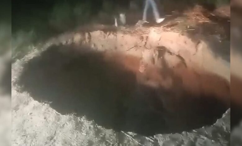 जयपुर बस्सी का पुराना कुआं 130 फीट गहराई में धंसा, ग्रामीणों में मचा हड़कंप, देखें वीडियो